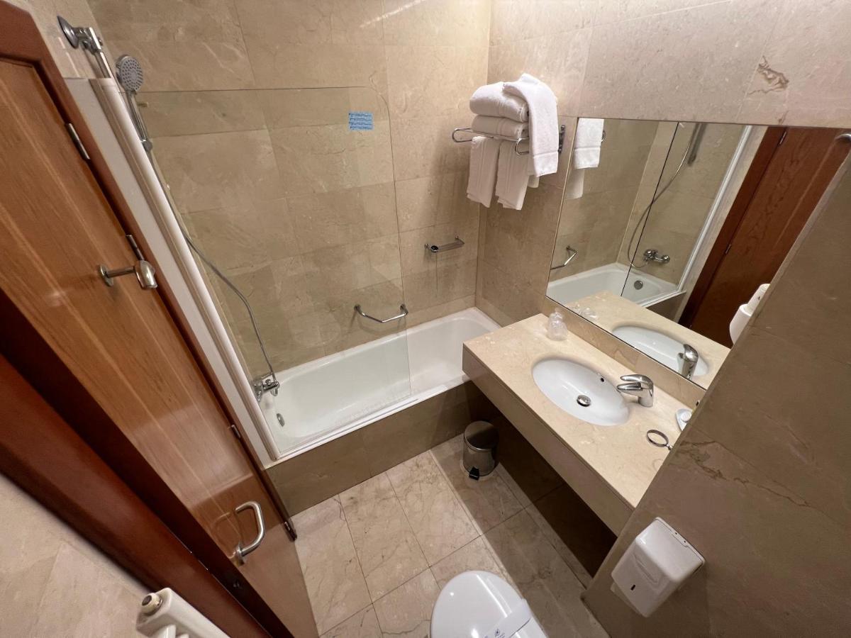Duque de Wellington Hotel Vitoria-Gasteiz Buitenkant foto