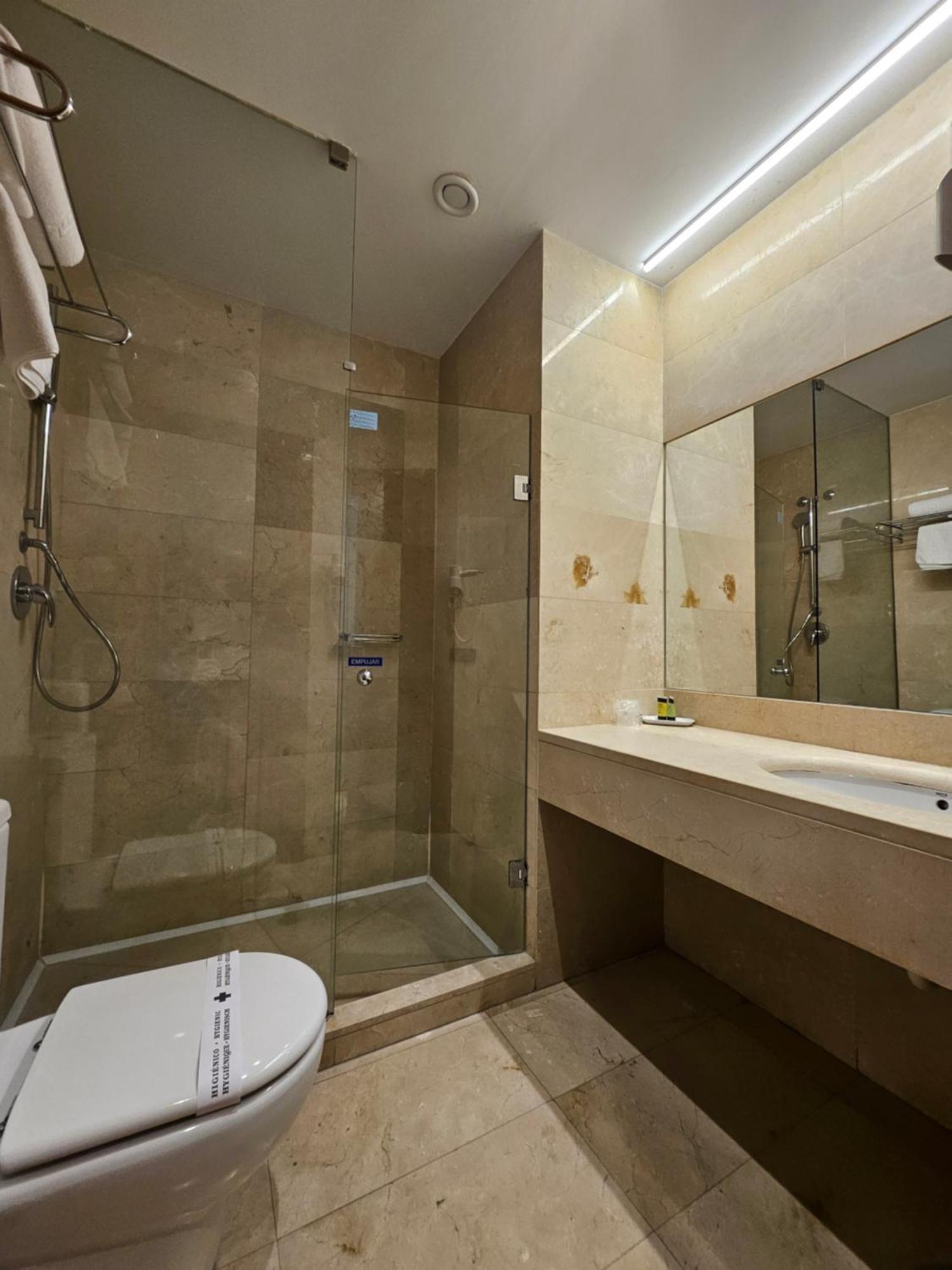 Duque de Wellington Hotel Vitoria-Gasteiz Buitenkant foto